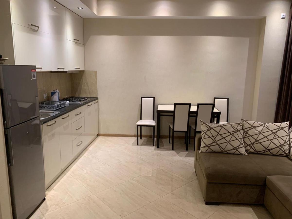 Apartment Three Bedroom In Saburtalo Tbiliszi Kültér fotó