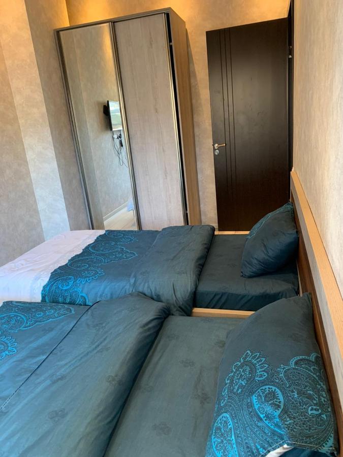 Apartment Three Bedroom In Saburtalo Tbiliszi Kültér fotó