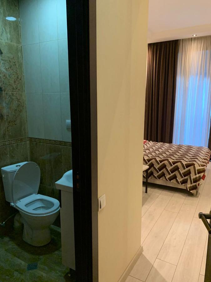 Apartment Three Bedroom In Saburtalo Tbiliszi Kültér fotó