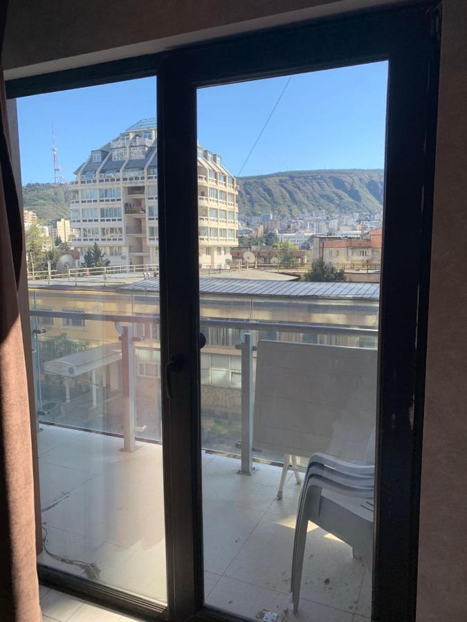 Apartment Three Bedroom In Saburtalo Tbiliszi Kültér fotó