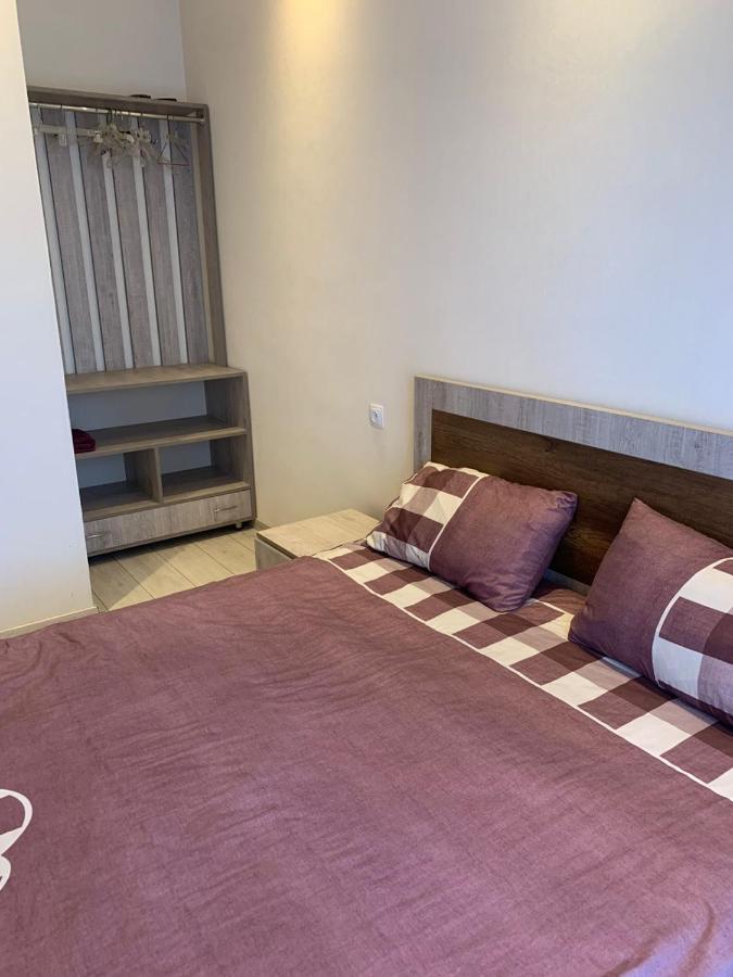 Apartment Three Bedroom In Saburtalo Tbiliszi Kültér fotó