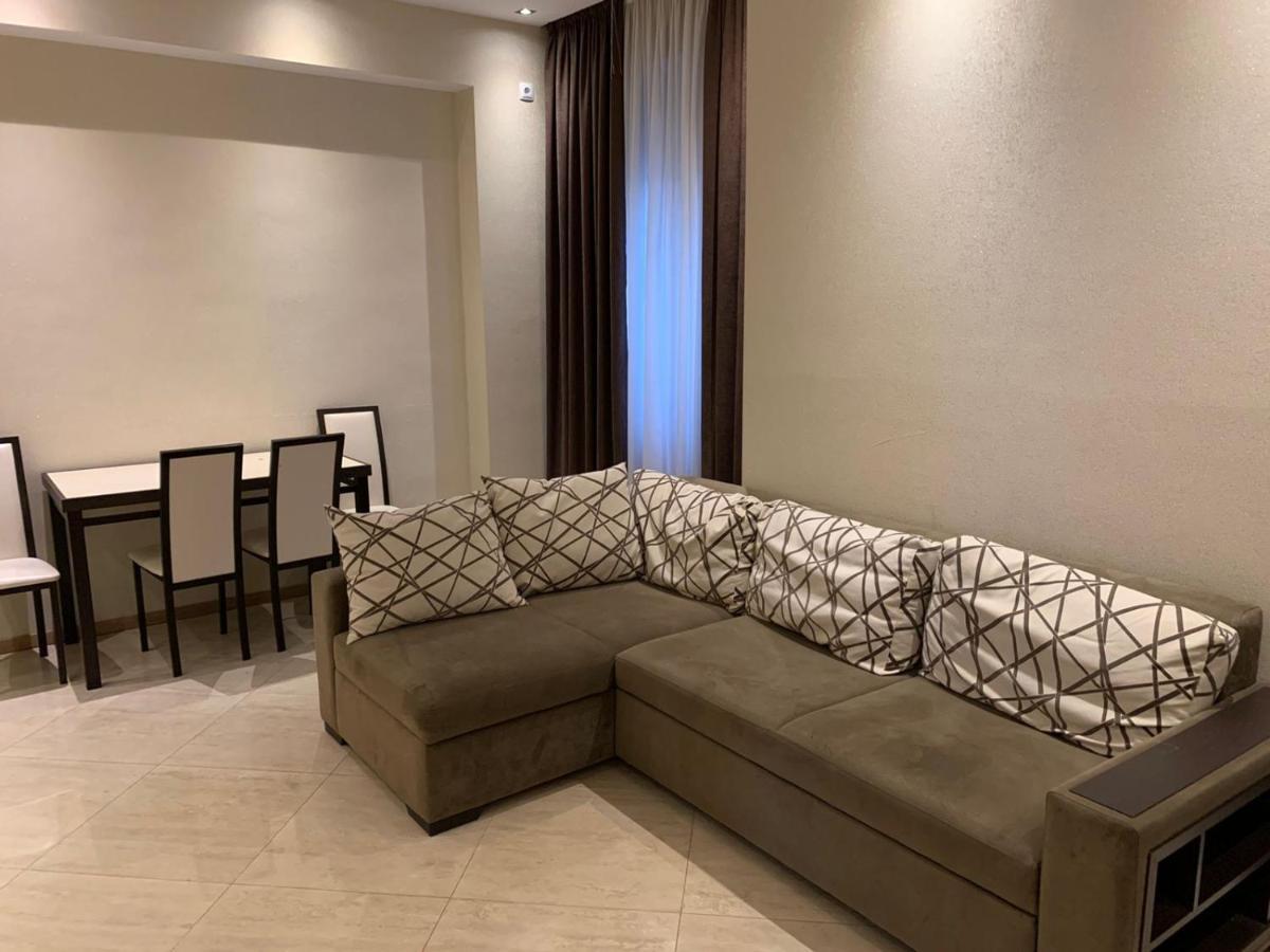Apartment Three Bedroom In Saburtalo Tbiliszi Kültér fotó